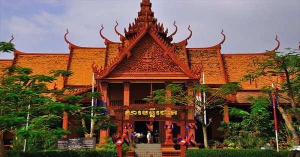 Discover Phnom Penh Private Half Day Tour