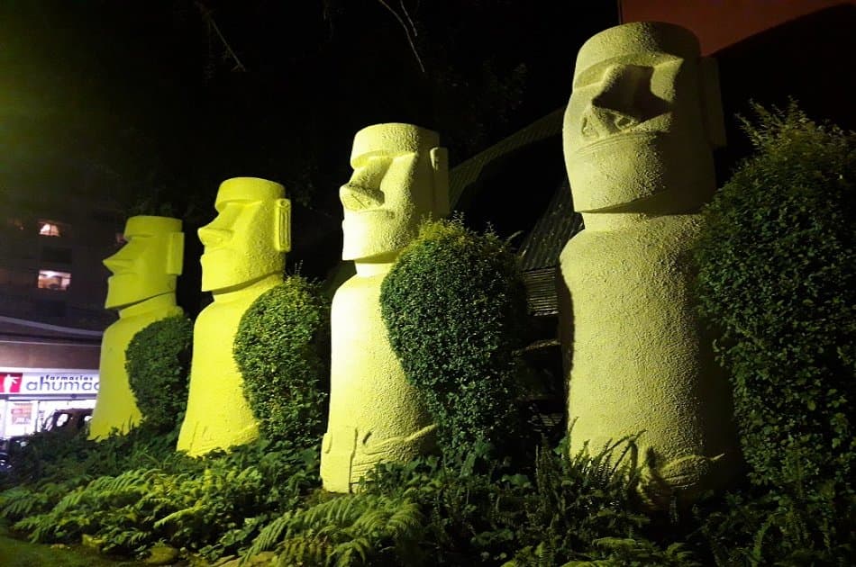 Dinner Show From the Andes to Easter Island