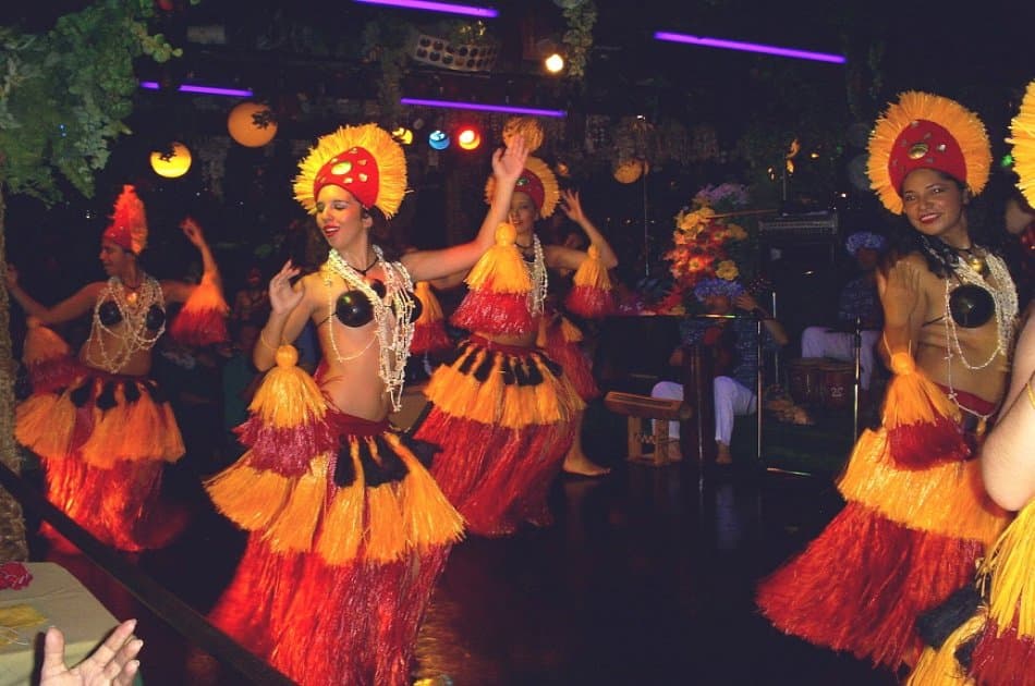 Dinner Show From the Andes to Easter Island
