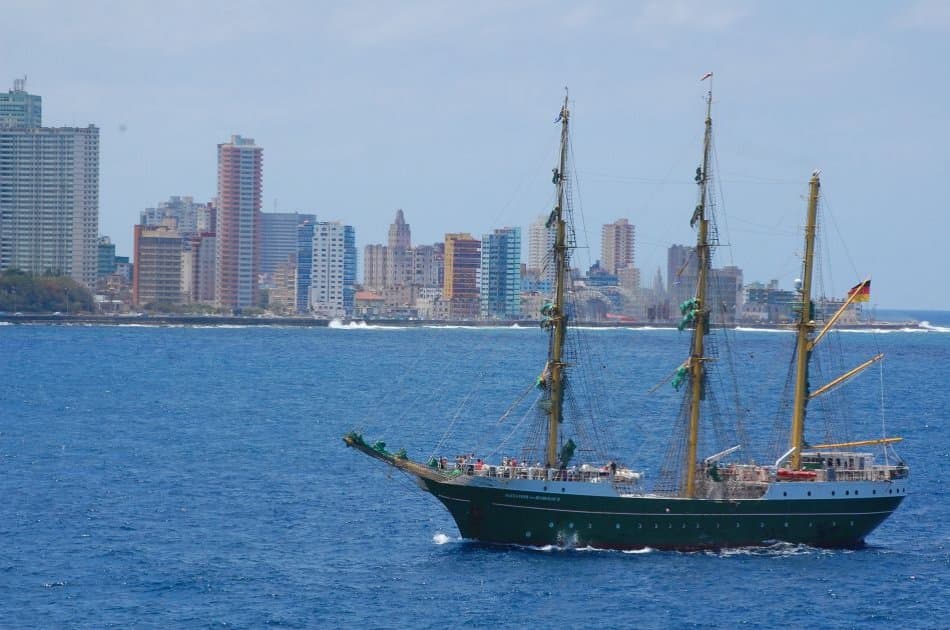 Havana City Private Tour in Classic Car