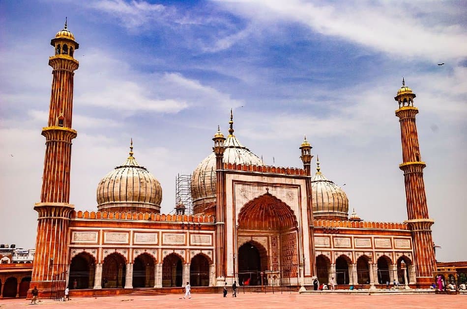 Full Day Mughals Monumental Tour in Delhi