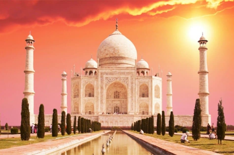 Private Sunrise Tour of Taj Mahal From Delhi