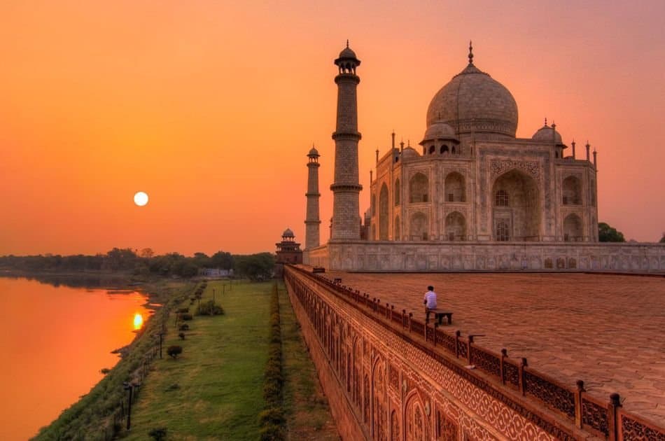 Private Taj Mahal & Agra Tour from Delhi by Car