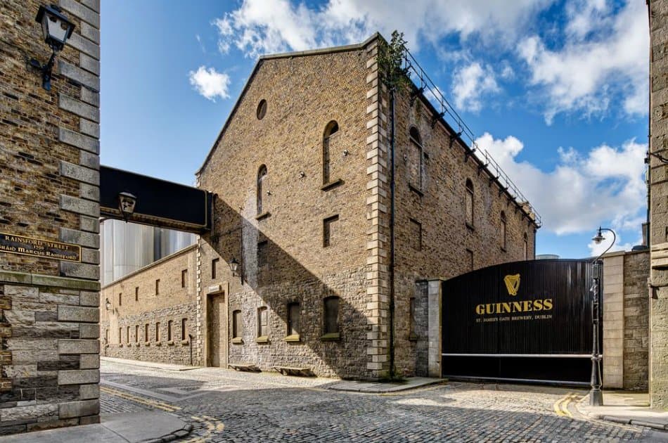 Dublin: City Excursion and Howth Tour