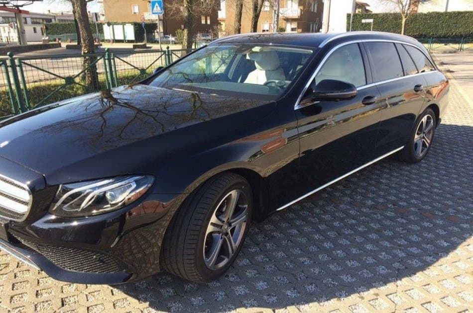 Venice Airport Private Arrivals Transfer by sedan