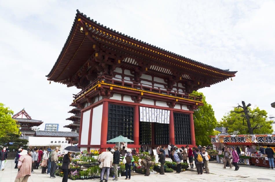 Osaka Shrine and Temple Tour