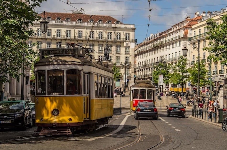 Transfer from Lisbon Airport to Lisbon