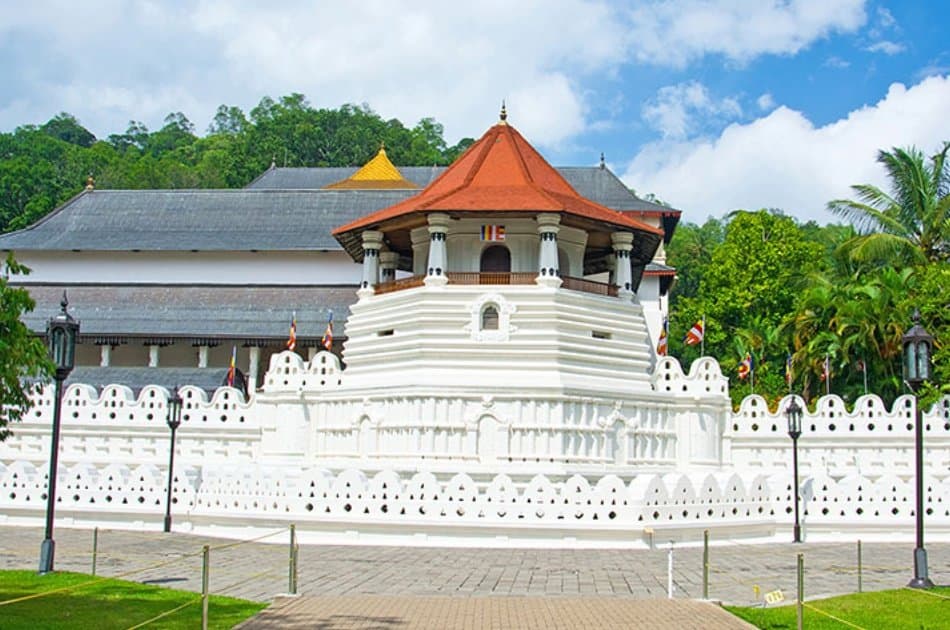 Adventure 4 Day Tour in Sri Lanka