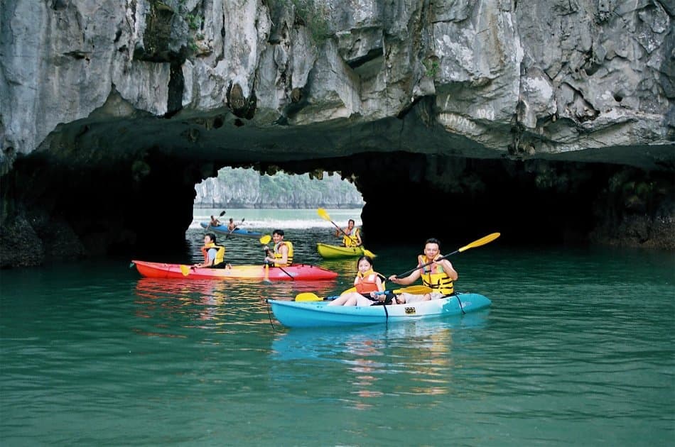 Full Day Group Tour of Halong Bay From Hanoi