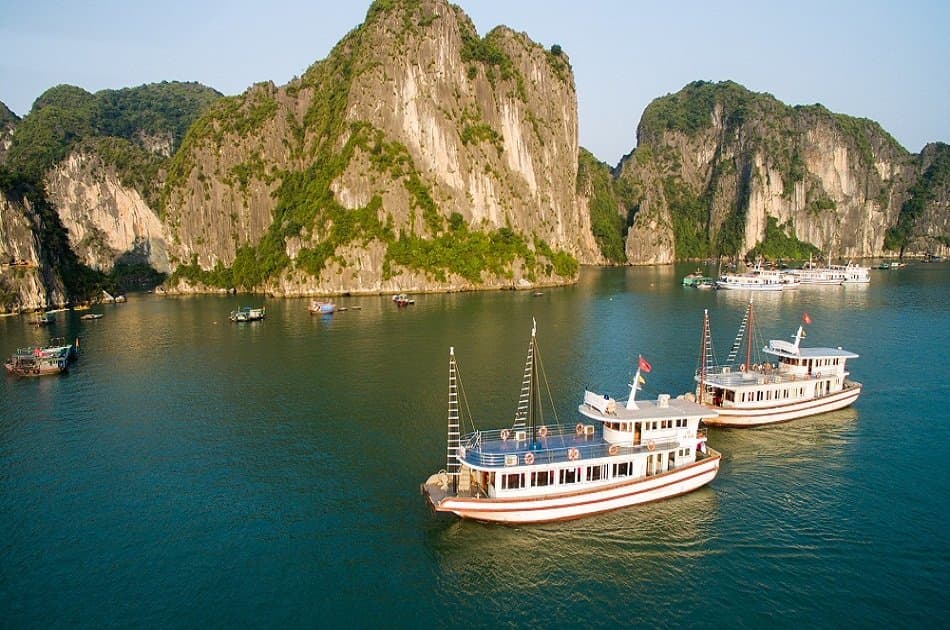 Halong Bay One Day Group Trip With Lunch