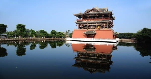 Giant Pandas and Luodai Ancient Town Private Tour in One Day From Chengdu
