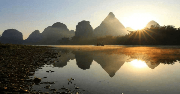Guilin Group Tour of Li River Cruise and Yangshuo Ancient Street