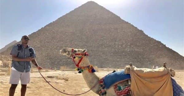 Day Tour to Giza Pyramids by Camel