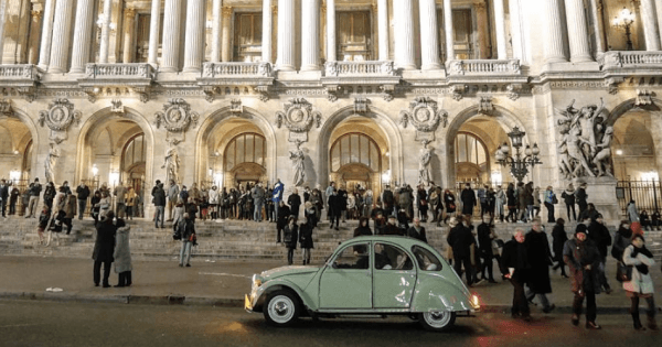 Paris By Day in a Vintage car - Mythic Tour Tour (3 hours)