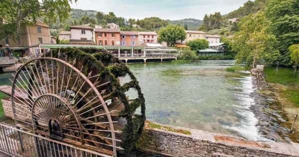 Private Luberon Villages Walking Tour From Avignon