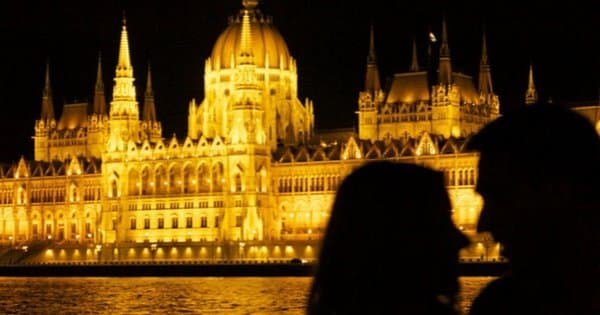 Dinner & Cruise with Live Music 10pm on the Danube Budapest