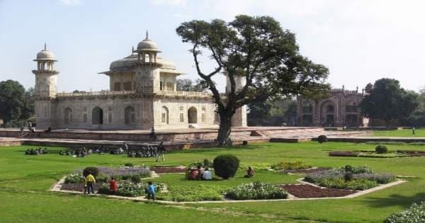 Private Day Tour of Taj Mahal & Agra From New Delhi by Private Car