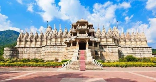 Private Transfer From Jaisalmer To Udaipur Via Ranakpur Jain Temple