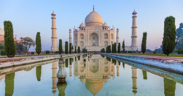 Pune to Agra and Taj Mahal Private Day-Trip with Return Flight