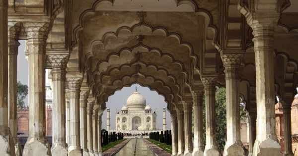 Taj Mahal Private Tour By Gatiman Express Train