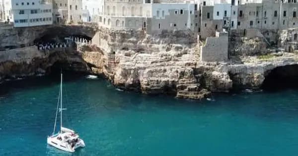 Catamaran sail tour to the caves of Polignano a Mare