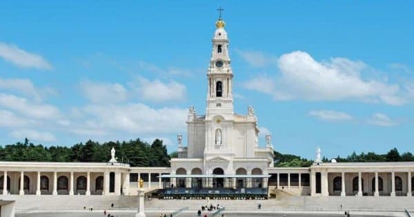 Full Day Private Tour to Fátima Sanctuary and Coimbra