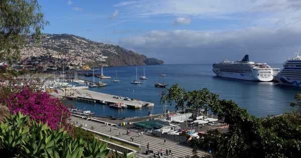 Skywalk & Volcanic Natural Pools Jeep Tour