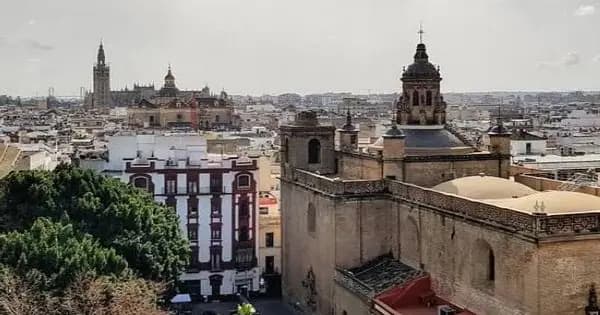 ALCÁZAR GUIDED TOUR AND ROOF TOUR. PRIVATE