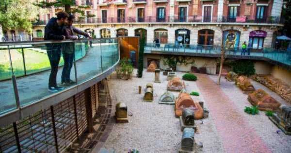 Highlights of Barcelona: Full Day Private Tour With Lunch