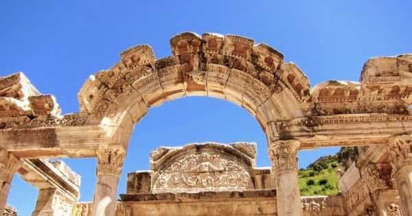 Ancient Ephesus Private Tour with Wine Tasting from Kusadasi Port