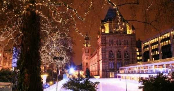 Christmas Eve in London With Dinner and Midnight Mass