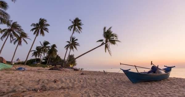 Sunrise Fishing – Fishing With Local Fishermen