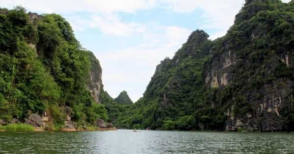 Trang An Grottoes - Mua Cave - Hoa Lu Ancient Capital Private Tour